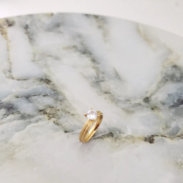 Anillo De Dama De Diseño Rustico Cristal Con Una Línea y Con Piedra Cristal