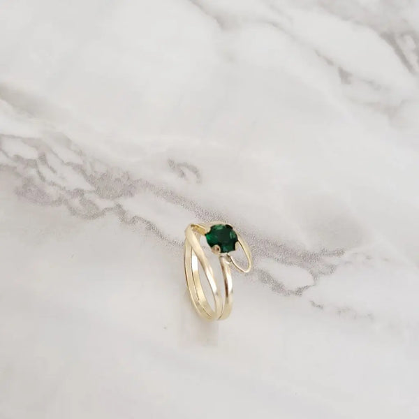 Anillo de Dama De Piedra Esmeralda