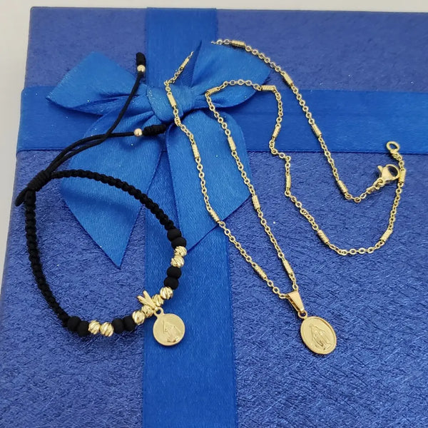 Conjunto De Bebé De Cadena De Tejido Aros Con Cilindros + Dije De La Virgen Milagrosa + Manilla De Tejido Macramé Con Dije De La Virgen Milagrosa. (Cadena De 40cm-1mm De Grosor)