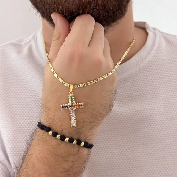 Conjunto De Caballero De Tejido Caracol Con Destellos, Dije De Cruz De Colores Y Manilla De Neoprenos Y Balines Lisos