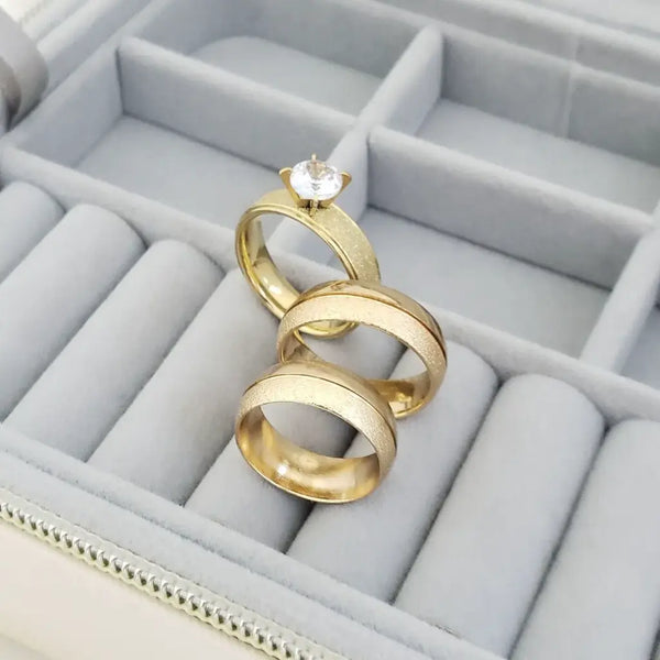 Juego De Par De Argollas De Matrimonio Exterior Cristal Medio + Argolla De Compromiso
